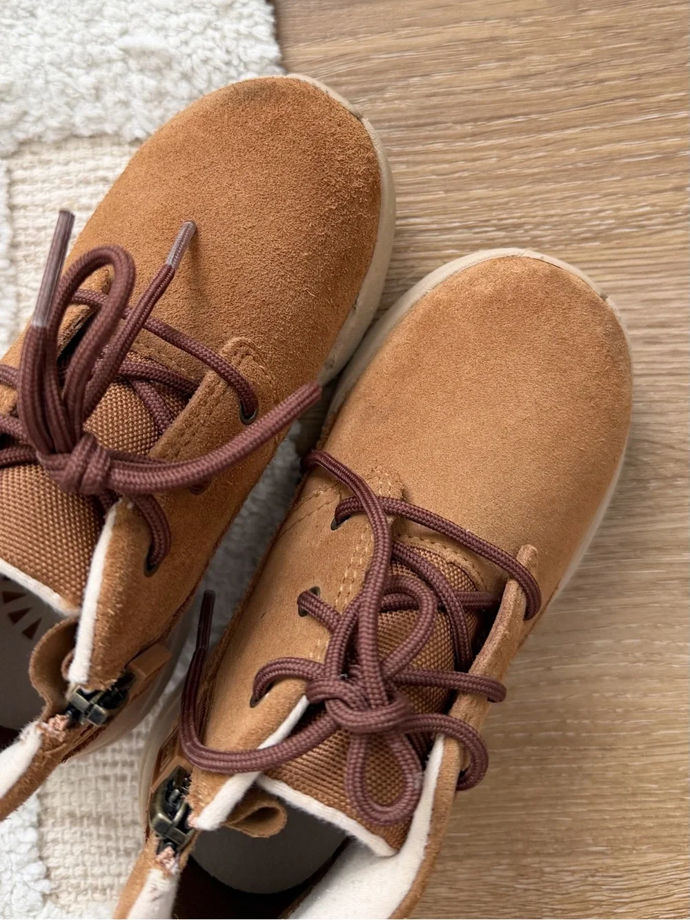 Ugg Canoe III Weather Kids Sneaker in Chestnut Suede